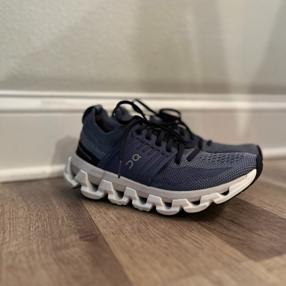 Women's OnClouds Size 6.5